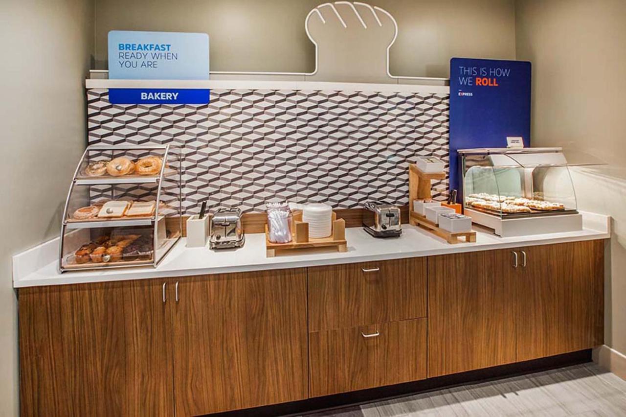 Holiday Inn Express Houston-Alvin By Ihg Extérieur photo