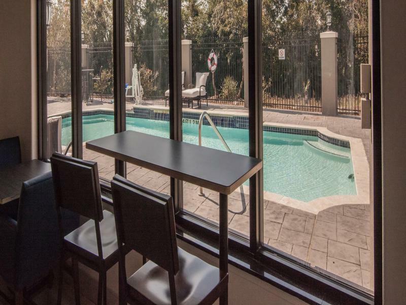 Holiday Inn Express Houston-Alvin By Ihg Extérieur photo